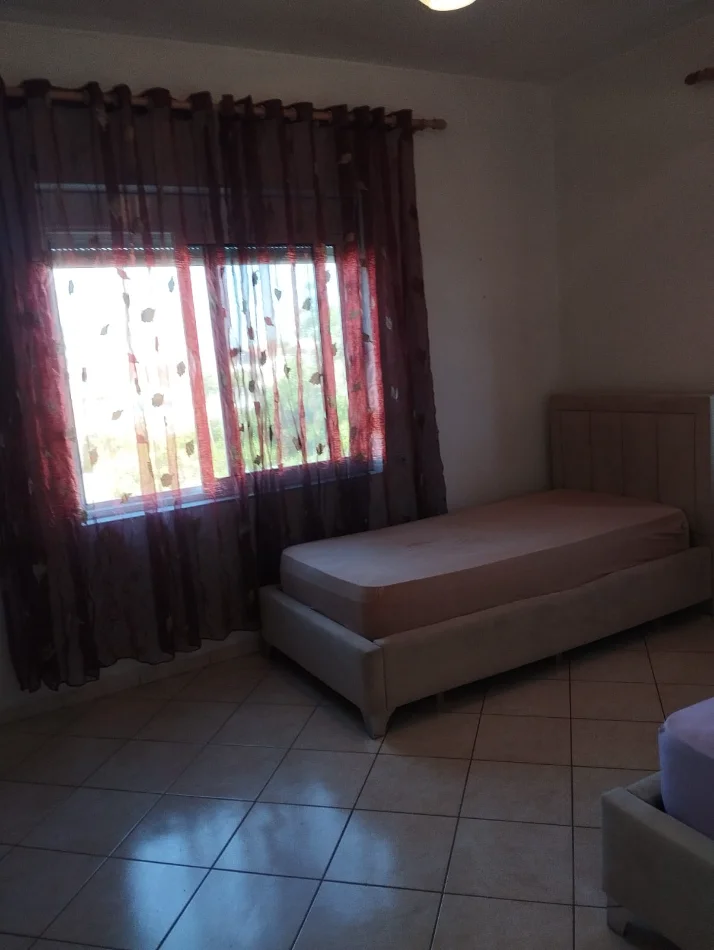Tirane, jepet me qera apartament 1+1 Kati 2, 60 m² 350 € (Rruga Andon Frashri Laprake)