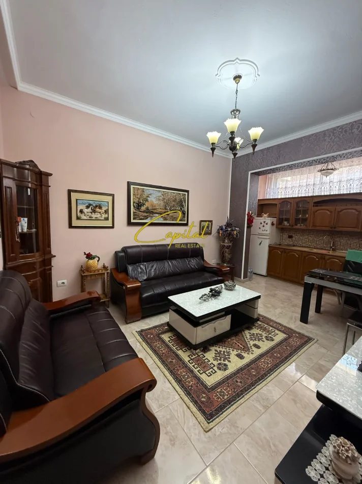 Tirane, jepet me qera apartament 2+1 Kati 2, 70 m² 700 € (VASIL SHANTO)
