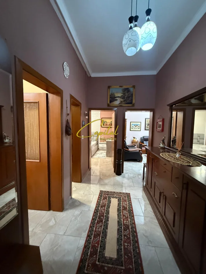 Tirane, jepet me qera apartament 2+1 Kati 2, 70 m² 700 € (VASIL SHANTO)