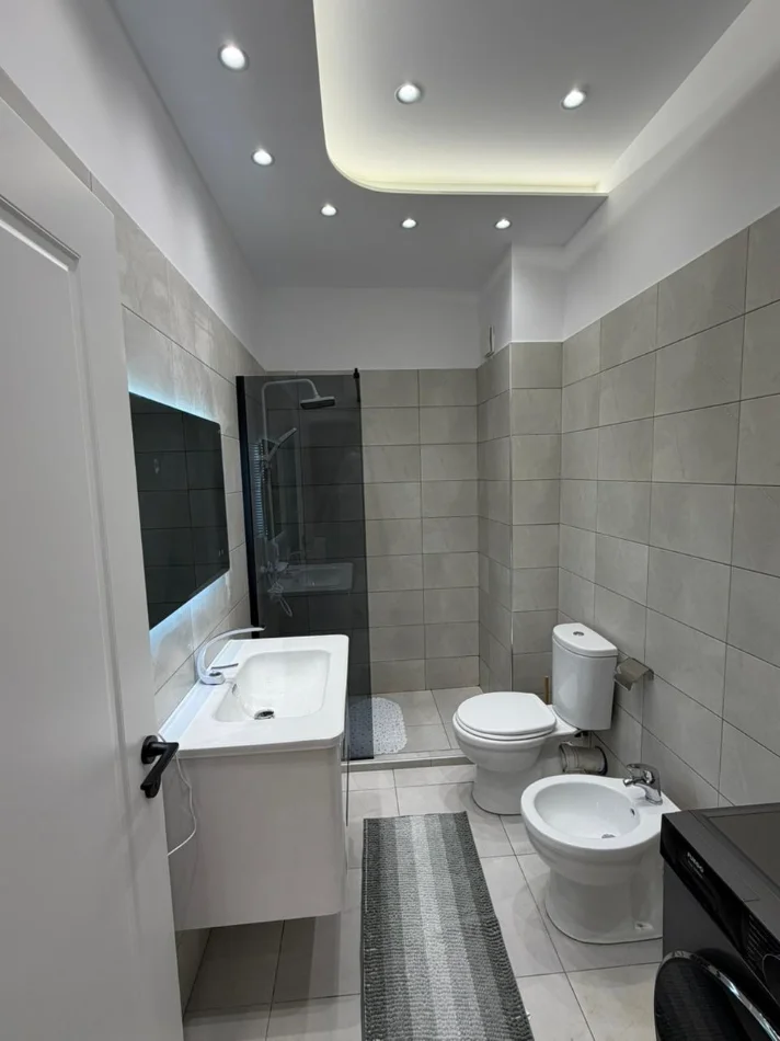 Tirane, shitet apartament 2+1 Kati 1, 104 m² 215.000.000 € (Kompleksi Golden Park)