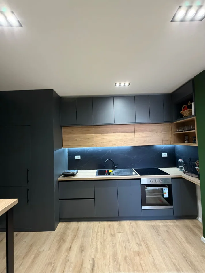 Tirane, jepet me qera apartament 1+1 Kati 10, 60 m² 400 € (Astir)