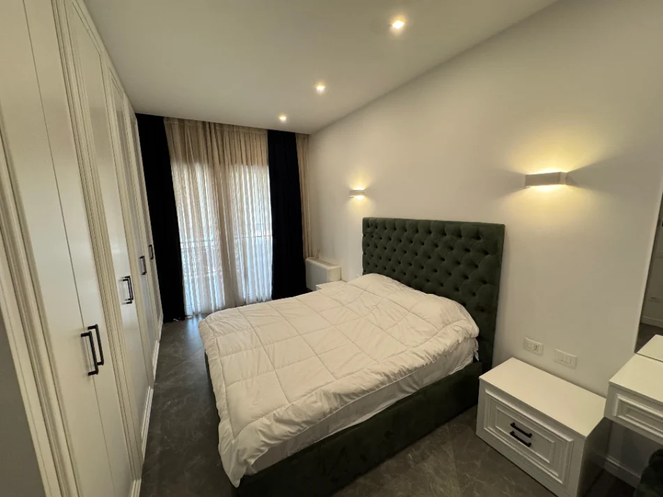 Tirane, jepet me qera apartament 2+1 Kati 5, 1.350 € (delijorgji)