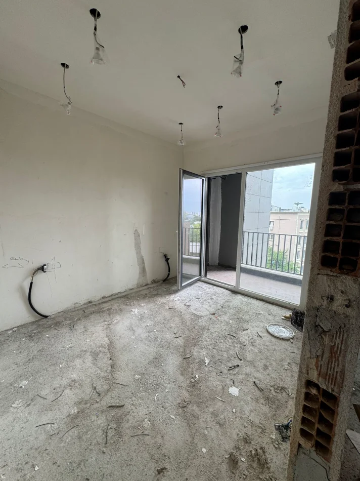 Tirane, shitet apartament 1+1 Kati 3, 54 m² 120.000 € (PERBALL ME BIRRA TIRANA)