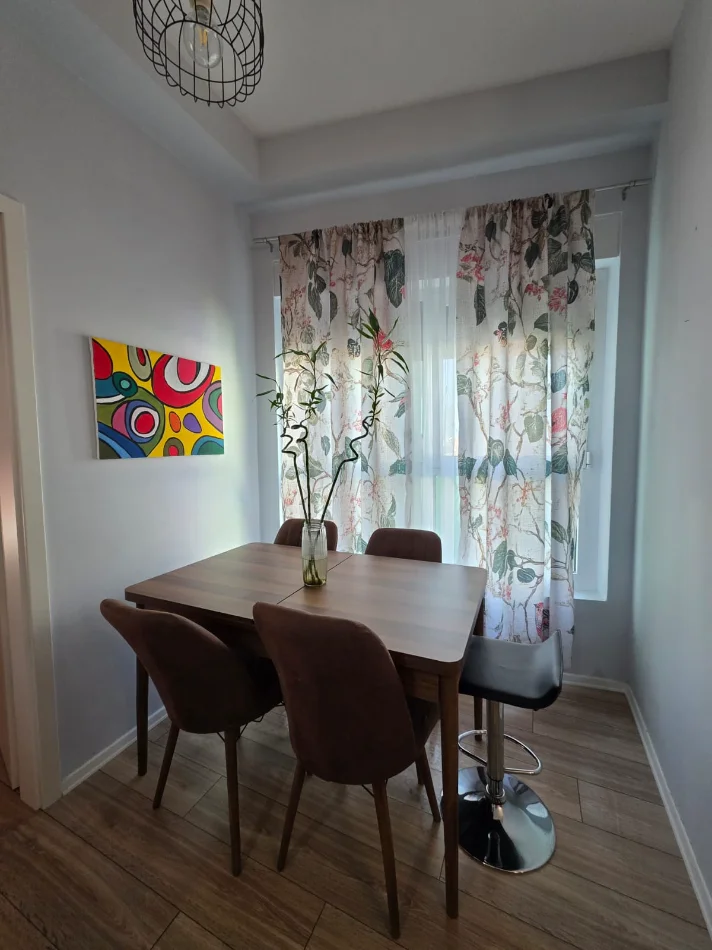 Tirane, jepet me qera apartament 1+1 Kati 5, 65 m² 450 € (KOMPLEKSI MANGALEM)