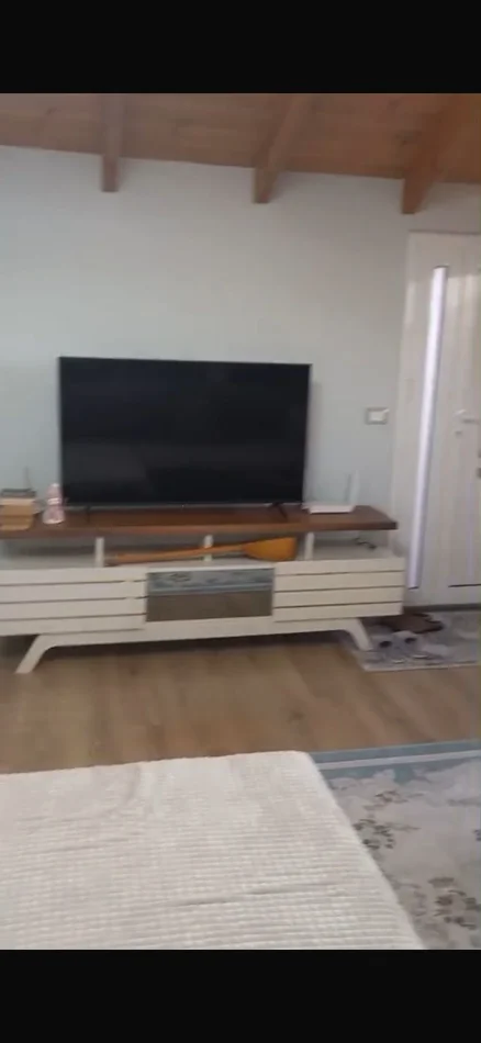 Tirane, jepet me qera apartament 1+1 Kati 2, 80 m² 600 € (Rruga Elbasanit, Vilat Amerikane)