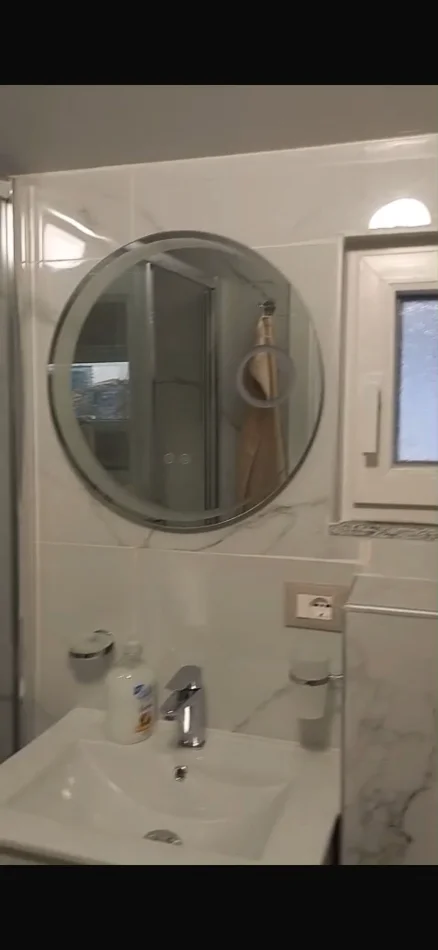 Tirane, jepet me qera apartament 1+1 Kati 2, 80 m² 600 € (Rruga Elbasanit, Vilat Amerikane)