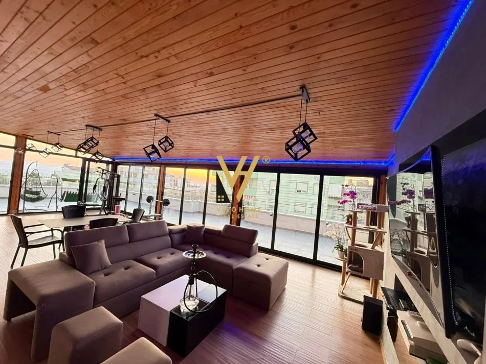 Tirane, jepet me qera apartament+verande | Penthouse 2+1+Ballkon Kati 5, 170 m² 1.000 € (QESARAKE)