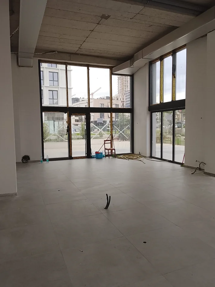 Tirane, jepet me qera ambjent biznesi Kati 0, 120 m² 1.500 € (RRUGA JORDAN MISJA)