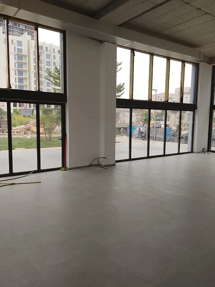 Tirane, jepet me qera ambjent biznesi Kati 0, 120 m² 1.500 € (RRUGA JORDAN MISJA)
