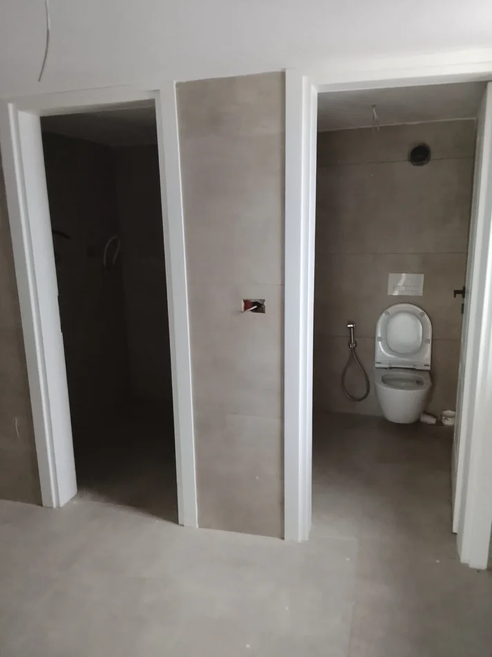 Tirane, jepet me qera ambjent biznesi Kati 0, 120 m² 1.500 € (RRUGA JORDAN MISJA)