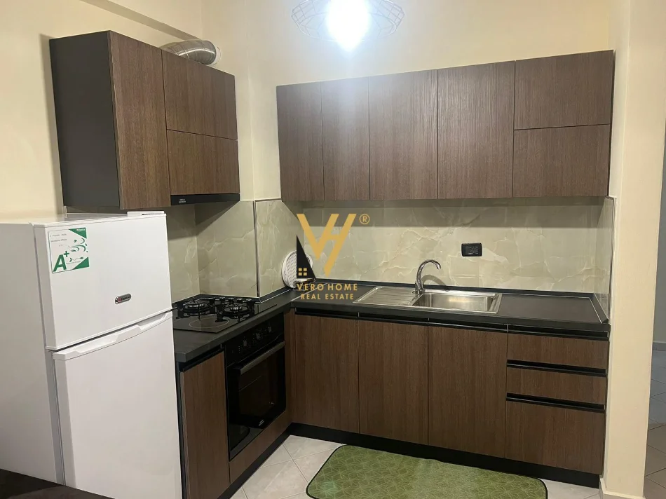 Tirane, jepet me qera apartament 1+1+Ballkon Kati 4, 65 m² 570 € (ASTIR)