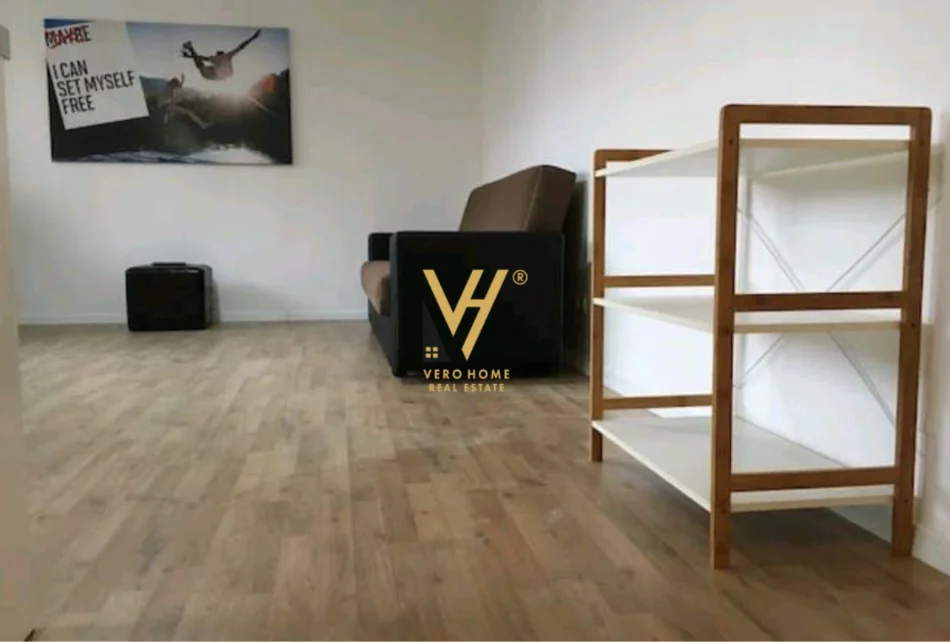 Tirane, jepet me qera apartament 1+1+Ballkon Kati 2, 60 m² 640 € (RRUGICA E SALES)