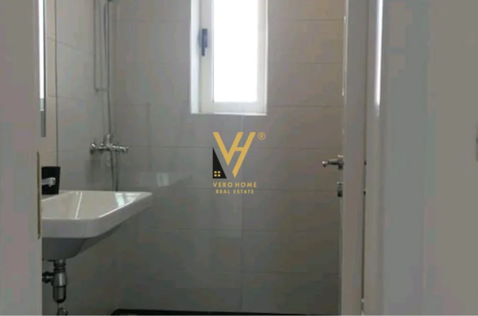 Tirane, jepet me qera apartament 1+1+Ballkon Kati 2, 60 m² 640 € (RRUGICA E SALES)