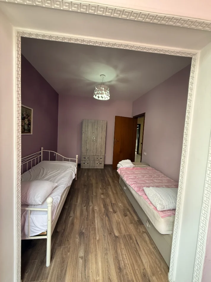 Tirane, jepet me qera Vile, Duplex/Apartament 2+1 Kati i 2 dhe 3, 160 m² (RRUGA E FORTUZIT)