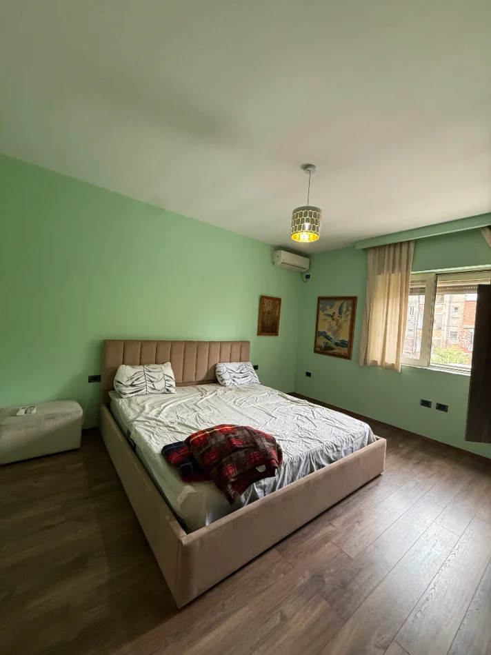 Tirane, jepet me qera Vile, Duplex/Apartament 2+1 Kati i 2 dhe 3, 160 m² (RRUGA E FORTUZIT)