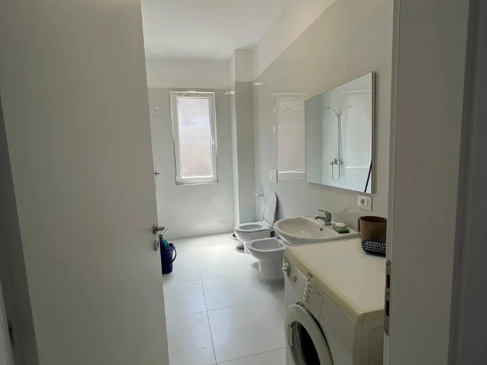 Tirane, jepet me qera apartament 2+1 Kati 2, 94 m² 450 € (Rruga Lidhja e Prizrenit prane ILLYRIAN RESIDENCE)