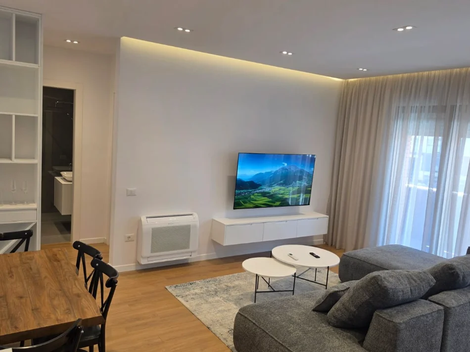 Tirane, jepet me qera 1+1 Kati 3, 72 m² 1.000 € (kompleksi delijorgji)