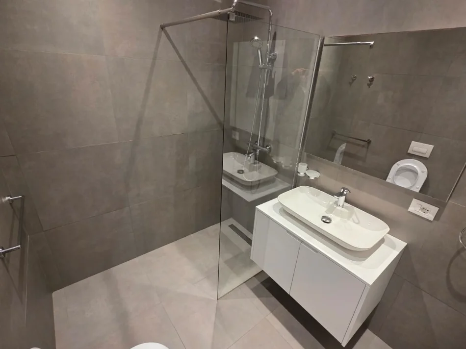 Tirane, jepet me qera 1+1 Kati 3, 72 m² 1.000 € (kompleksi delijorgji)