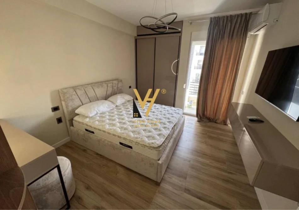 Tirane, jepet me qera apartament 1+1+Ballkon Kati 7, 70 m² 720 € (RRUGA NDRE MJEDA)