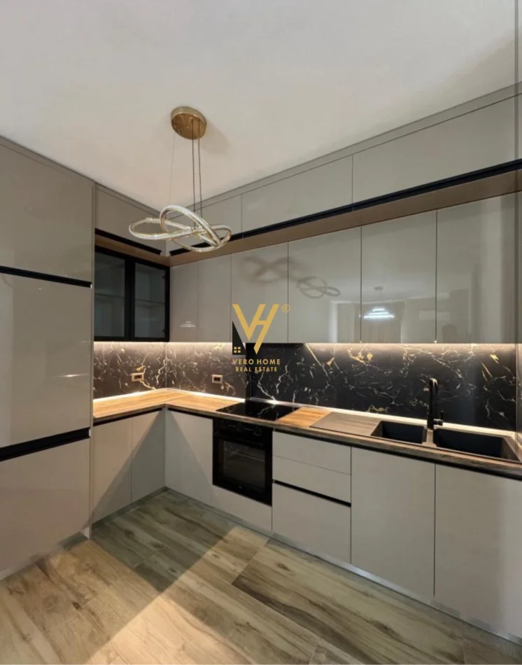 Tirane, jepet me qera apartament 1+1+Ballkon Kati 7, 70 m² 720 € (RRUGA NDRE MJEDA)