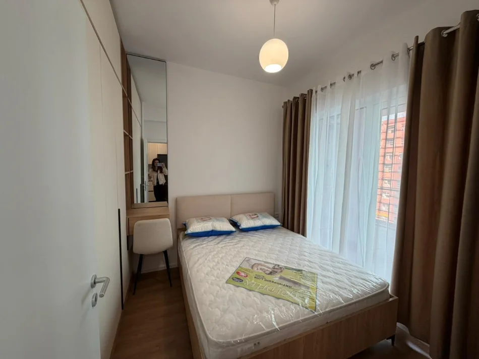 Tirane, jepet me qera apartament 1+1 Kati 6, (Ali Demi)