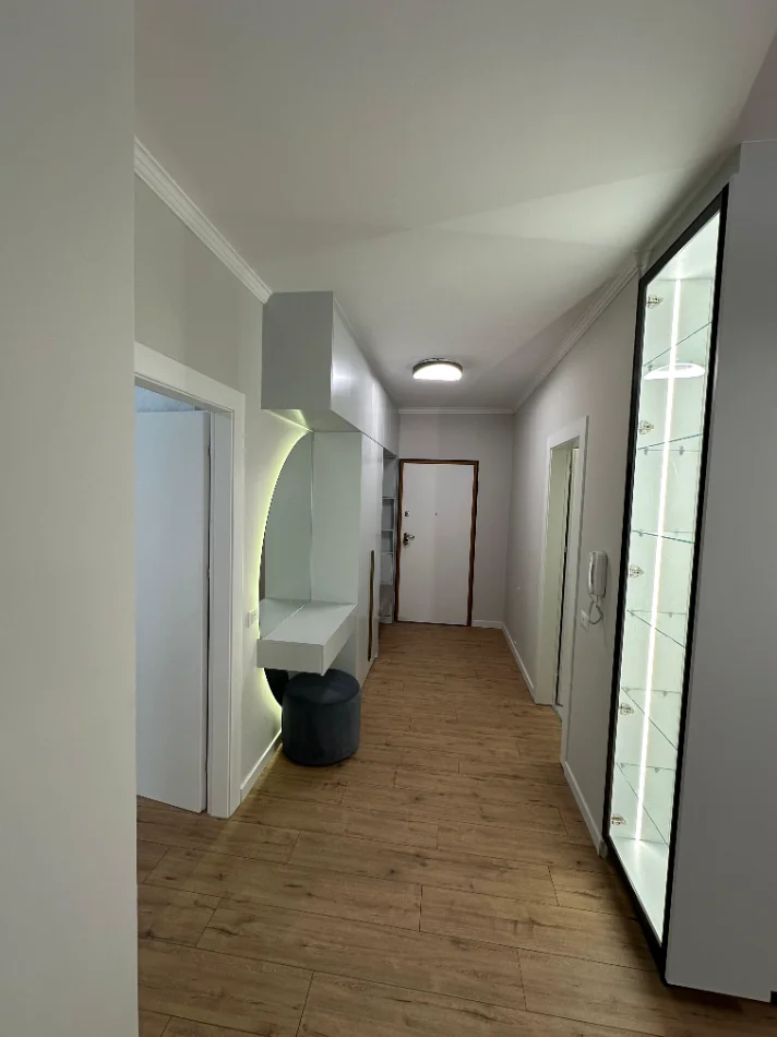 Tirane, jepet me qera apartament 3+1+Ballkon Kati 2, 107 m² 1.000 € 