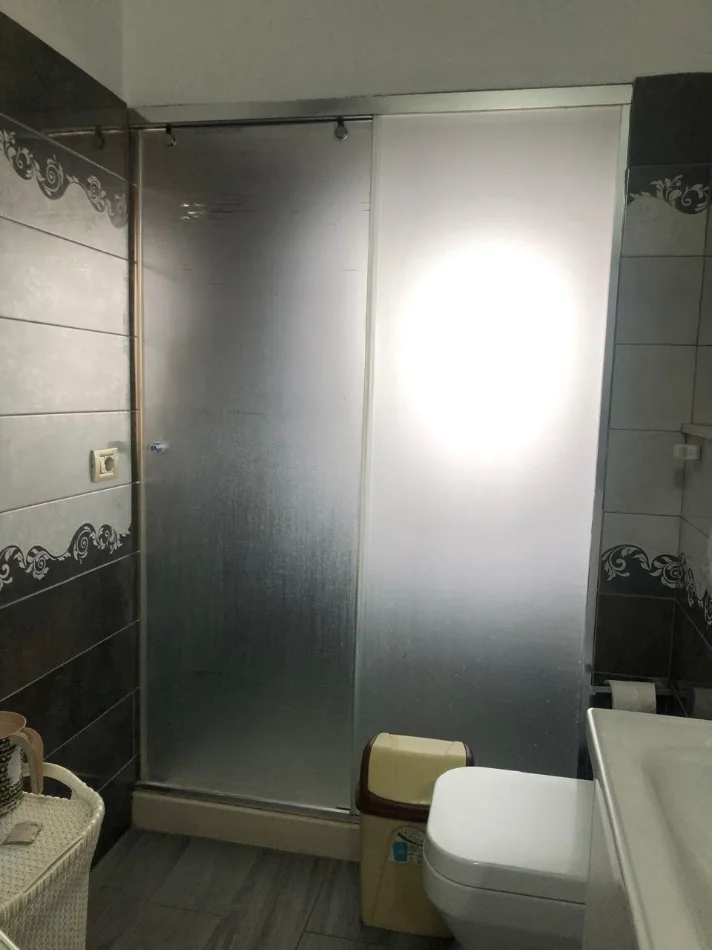 Tirane, jepet me qera apartament 1+1+Ballkon Kati 5, 68 m² 420 € 