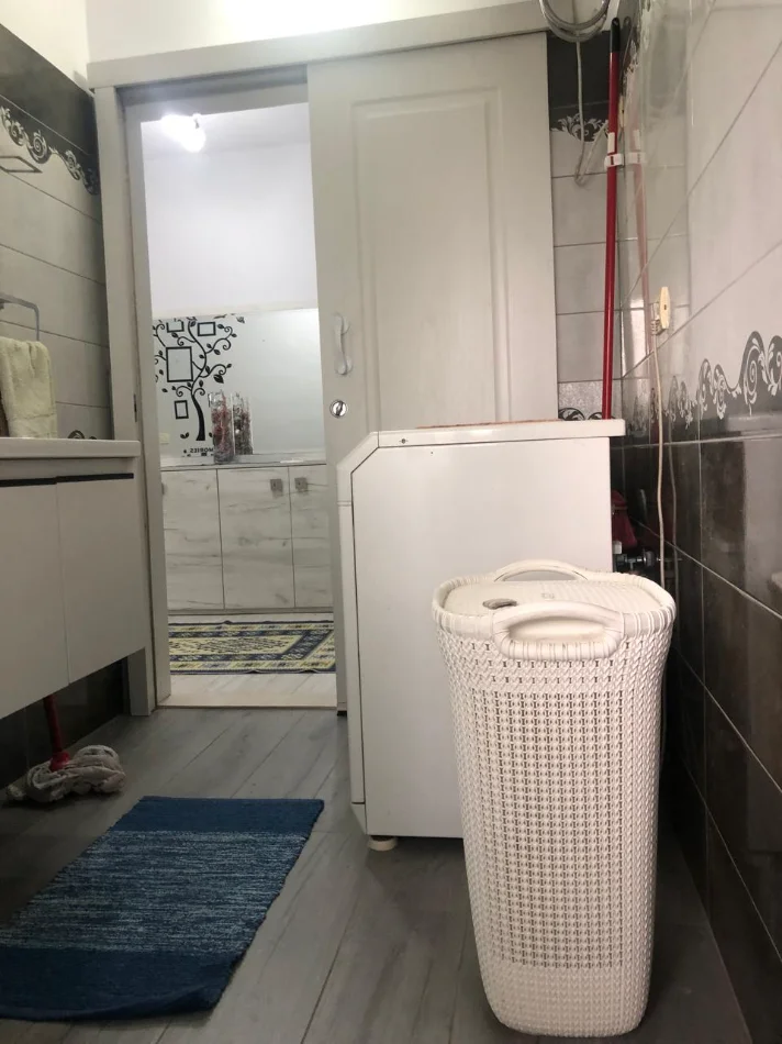 Tirane, jepet me qera apartament 1+1+Ballkon Kati 5, 68 m² 420 € 