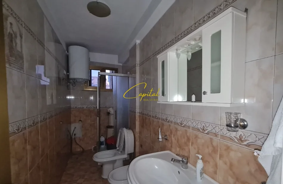 Tirane, jepet me qera apartament 2+1 Kati 4, 100 m² 550 € (RRUGA FORTUZI)