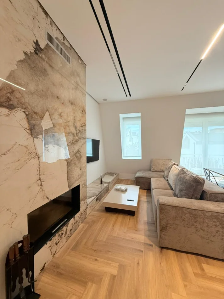 Tirane, jepet me qera apartament 2+1+Aneks+Ballkon Kati 3, 125 m² 1.800 € 