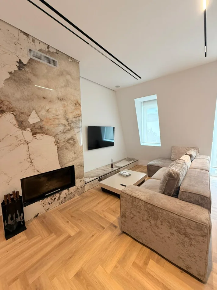 Tirane, jepet me qera apartament 2+1+Aneks+Ballkon Kati 3, 125 m² 1.800 € 