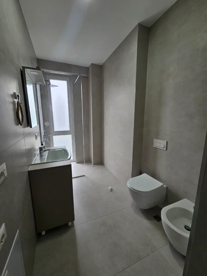 Tirane, jepet me qera apartament 3+1 Kati 2, 120 m² 1.450 € (FOREST GREEN, LIQENI I THATE)