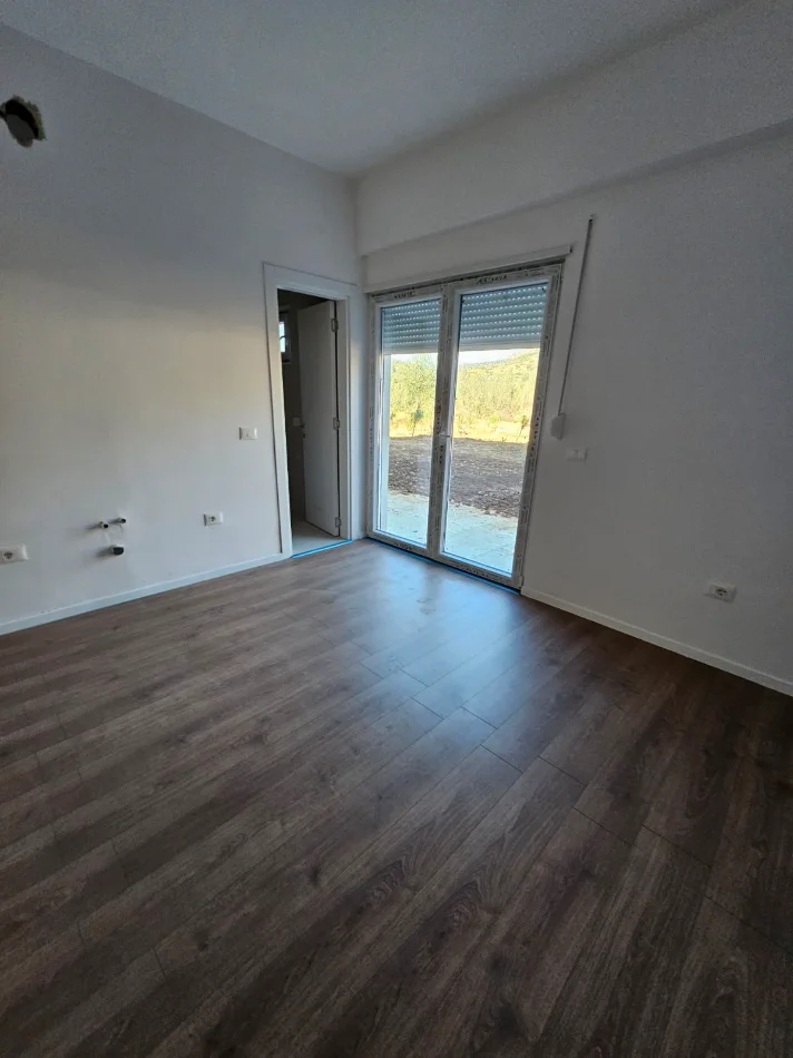🔵 Shitet: 1+1 Himarë ( te kalçeto) 📍 - (120.000 Eu) Sip : 52 m² & 1 post parkimi përfshirë || 120.000 euro || Pallat i sapo përfunduar🔥🔥