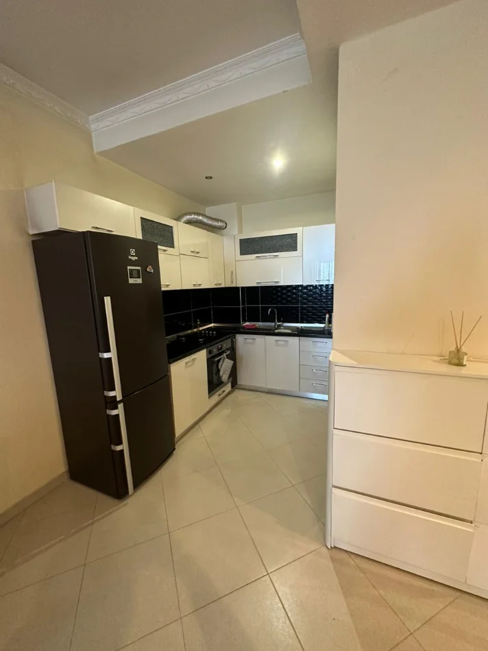 Tirane, jepet me qera apartament 1+1 Kati 9, 76 m² 420 € (Tek Bar Olso, Astir)
