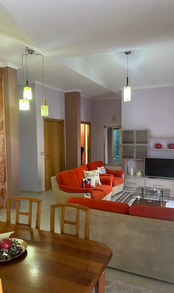 Tirane, jepet me qera apartament 3+1 Kati 2, 144 m² 890 € (Komuna Parisit)