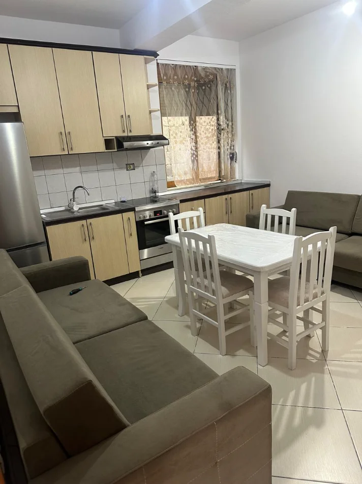 Tirane, jepet me qera apartament 2+1 Kati 3, 70 m² 350 € (Fresk)