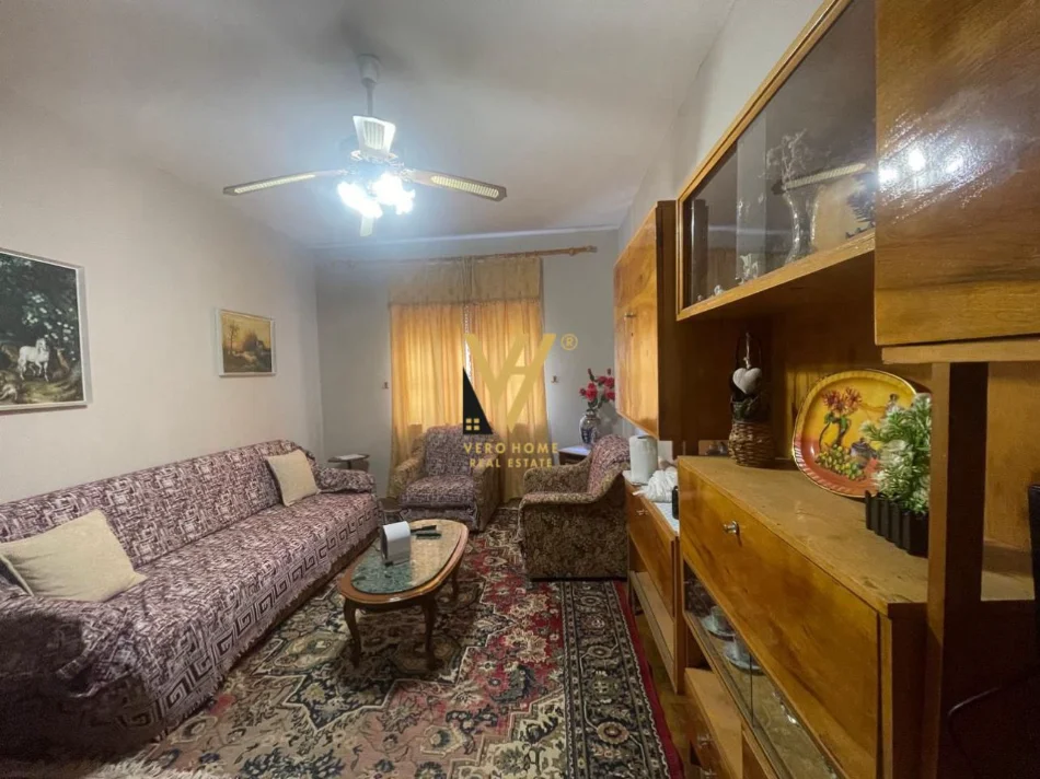 Tirane, jepet me qera apartament 2+1+Ballkon Kati 4, 75 m² 470 € (ISH RESTORANT DURRESI)