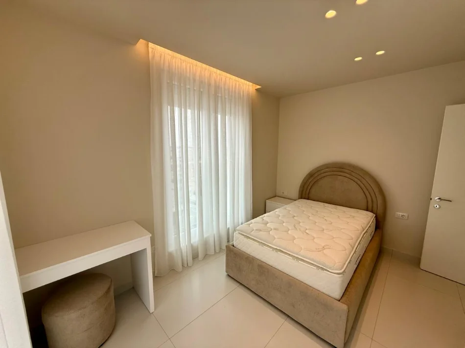 Tirane, jepet me qera apartament 2+1 Kati 8, (jordan misja)