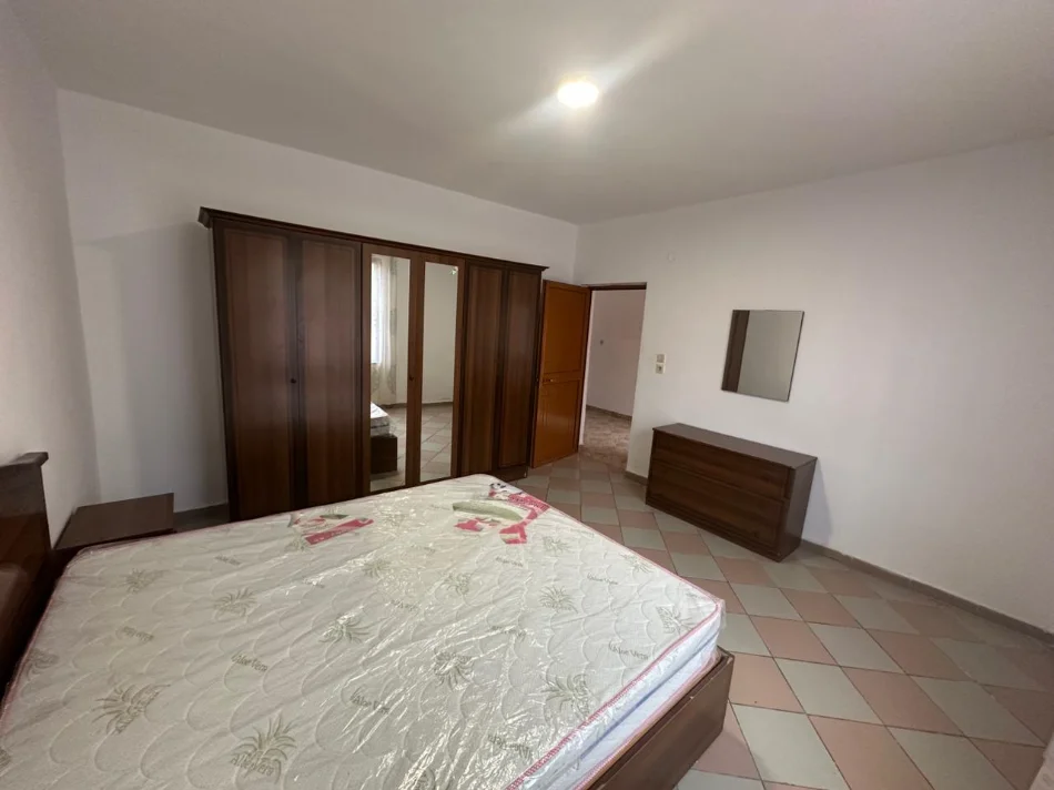 Tirane, jepet me qera apartament 1+1 Kati 1, (Fabrika e miellit)