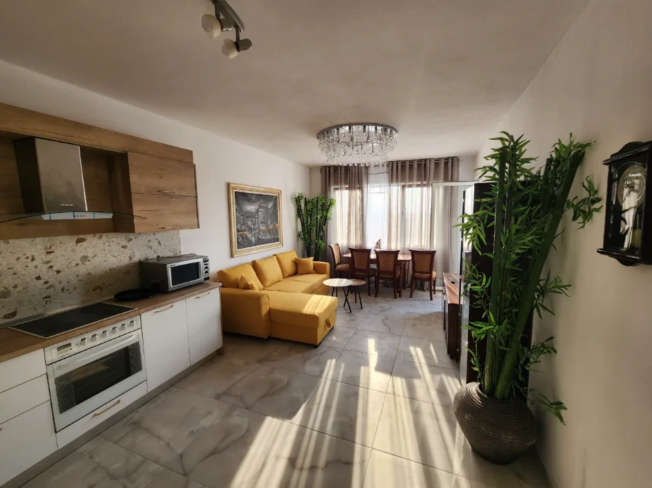 Tirane, jepet me qera apartament 2+1 Kati 7, 90 m² 470 € (univers city)
