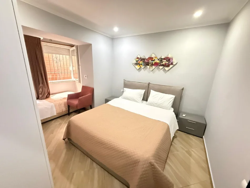 Tirane, jepet me qera apartament 1+1 Kati 1, 60 m² 530 € (bylevardi zogu i pare)