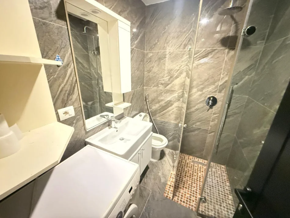 Tirane, jepet me qera apartament 1+1 Kati 1, 60 m² 530 € (bylevardi zogu i pare)