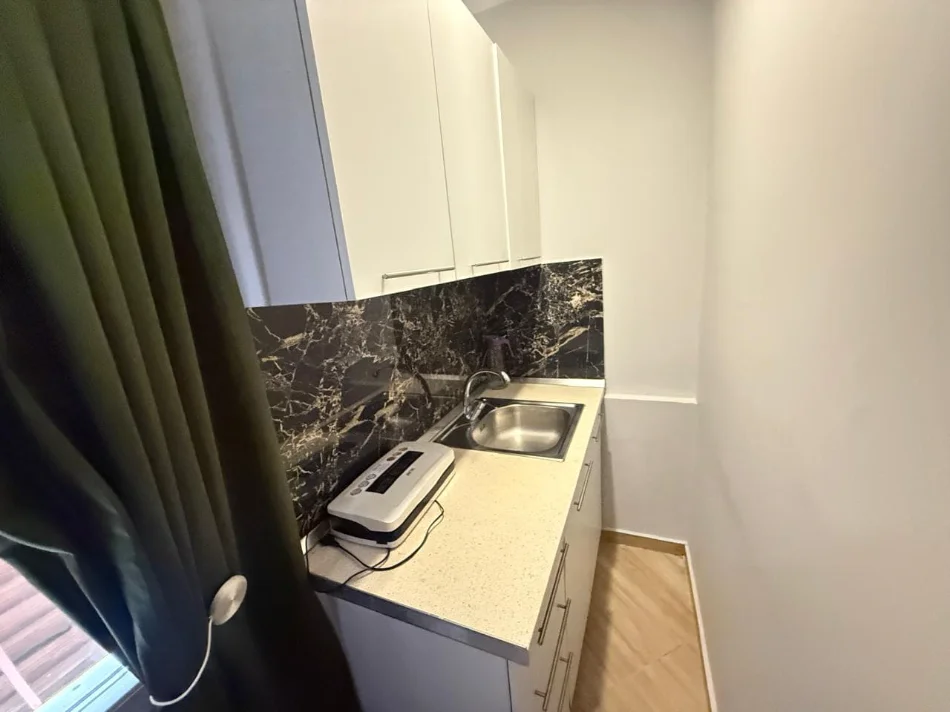 Tirane, jepet me qera apartament 1+1 Kati 1, 60 m² 530 € (bylevardi zogu i pare)