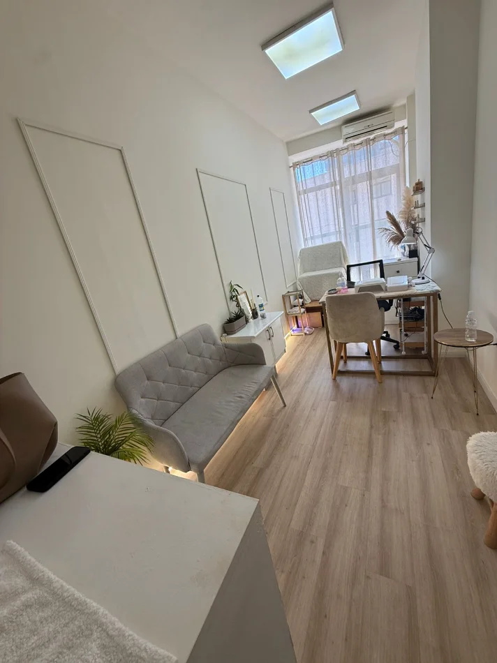 Tirane, jepet me qera ambjent biznesi Kati 1, 55 m² , 35.000LEKE (BLLOKU, PRANE FAKULTETIT TE DREJTESISE)