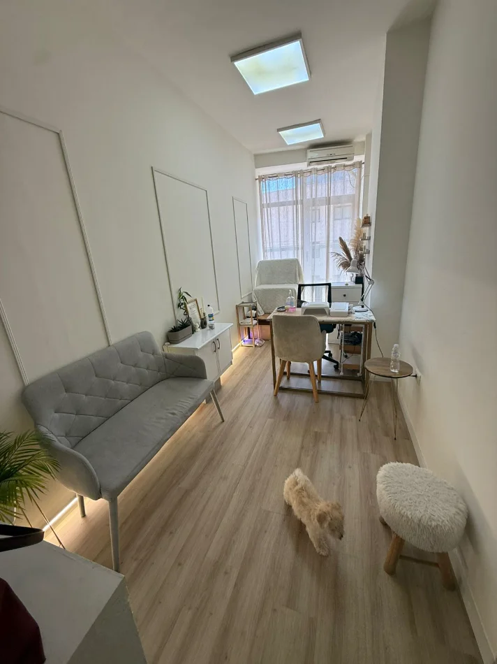 Tirane, jepet me qera ambjent biznesi Kati 1, 55 m² , 35.000LEKE (BLLOKU, PRANE FAKULTETIT TE DREJTESISE)
