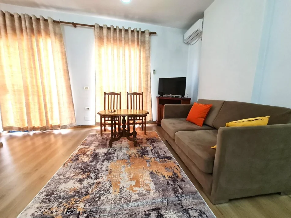 Tirane, jepet me qera garsonier Kati 6, 40 m² 430 € (Rruga e Dibres)