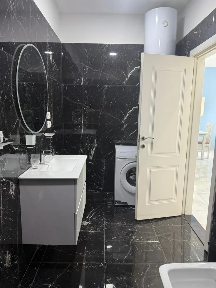 Tirane, jepet me qera apartament 1+1+Aneks Kati 9, 80 m² 90.000 € 