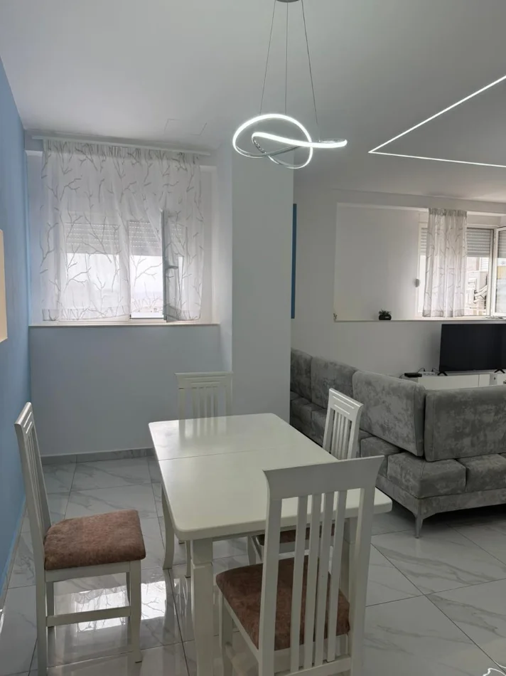 Tirane, jepet me qera apartament 1+1+Aneks Kati 9, 80 m² 90.000 € 