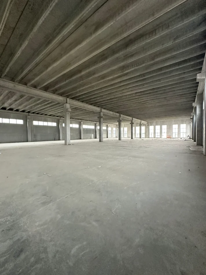 Durres, jepet me qera magazine Kati 0, 6.000 m² 7.250 € (Porto Romano, Durrës)