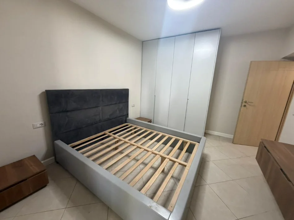 Tirane, jepet me qera apartament 2+1 Kati 1, (RRUGA E ELBASANIT)
